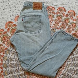 Distressed Levi Jean's